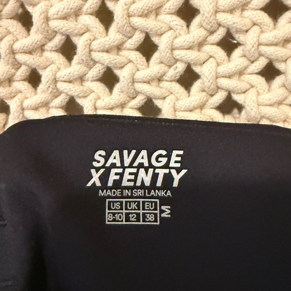 Savage X Fenty Black Leggings with Side Logo – Women’s High-Waist Gym, Workout - Picture 2 of 2